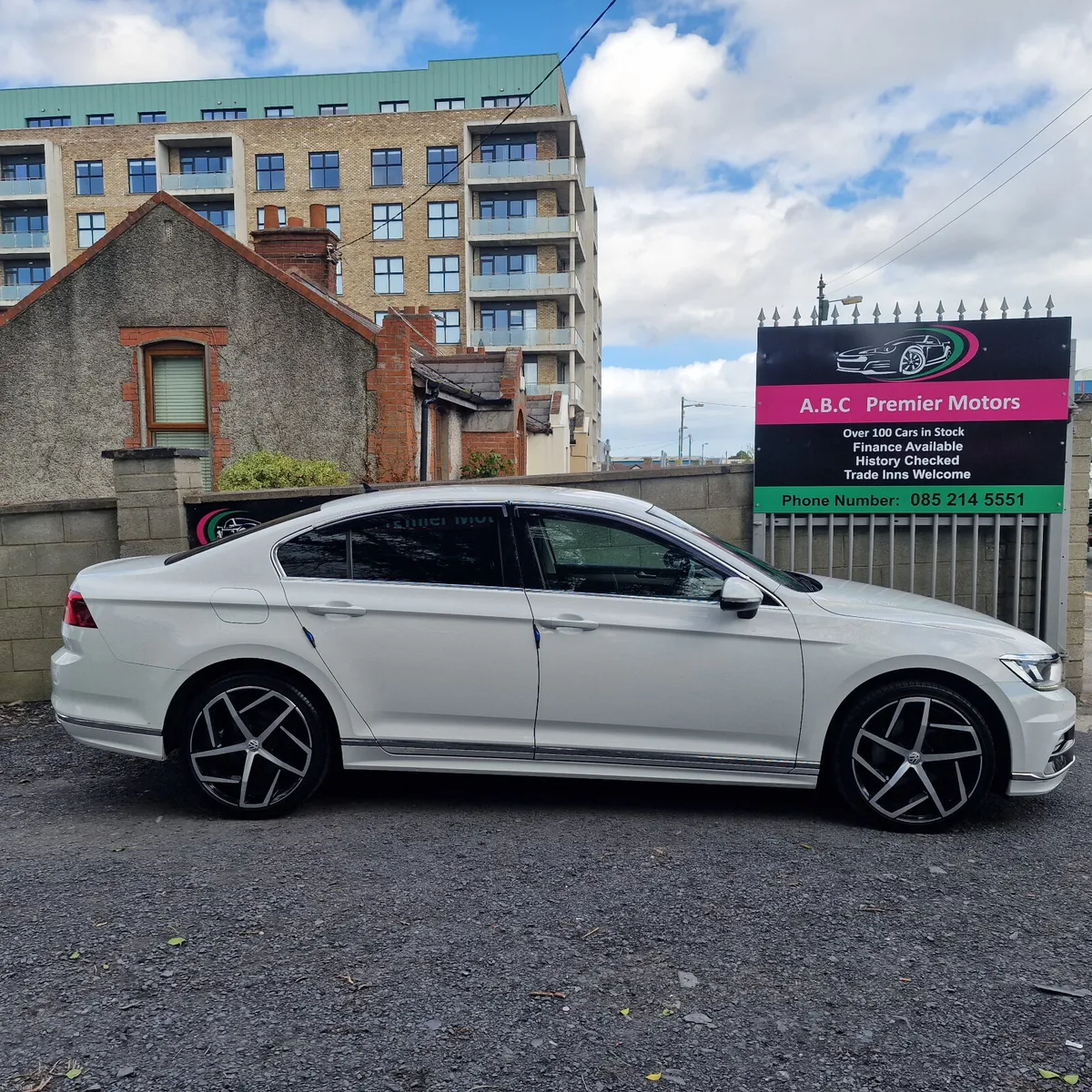 Volkswagen Passat 2.0 TDI 150HP Highline - Image 3