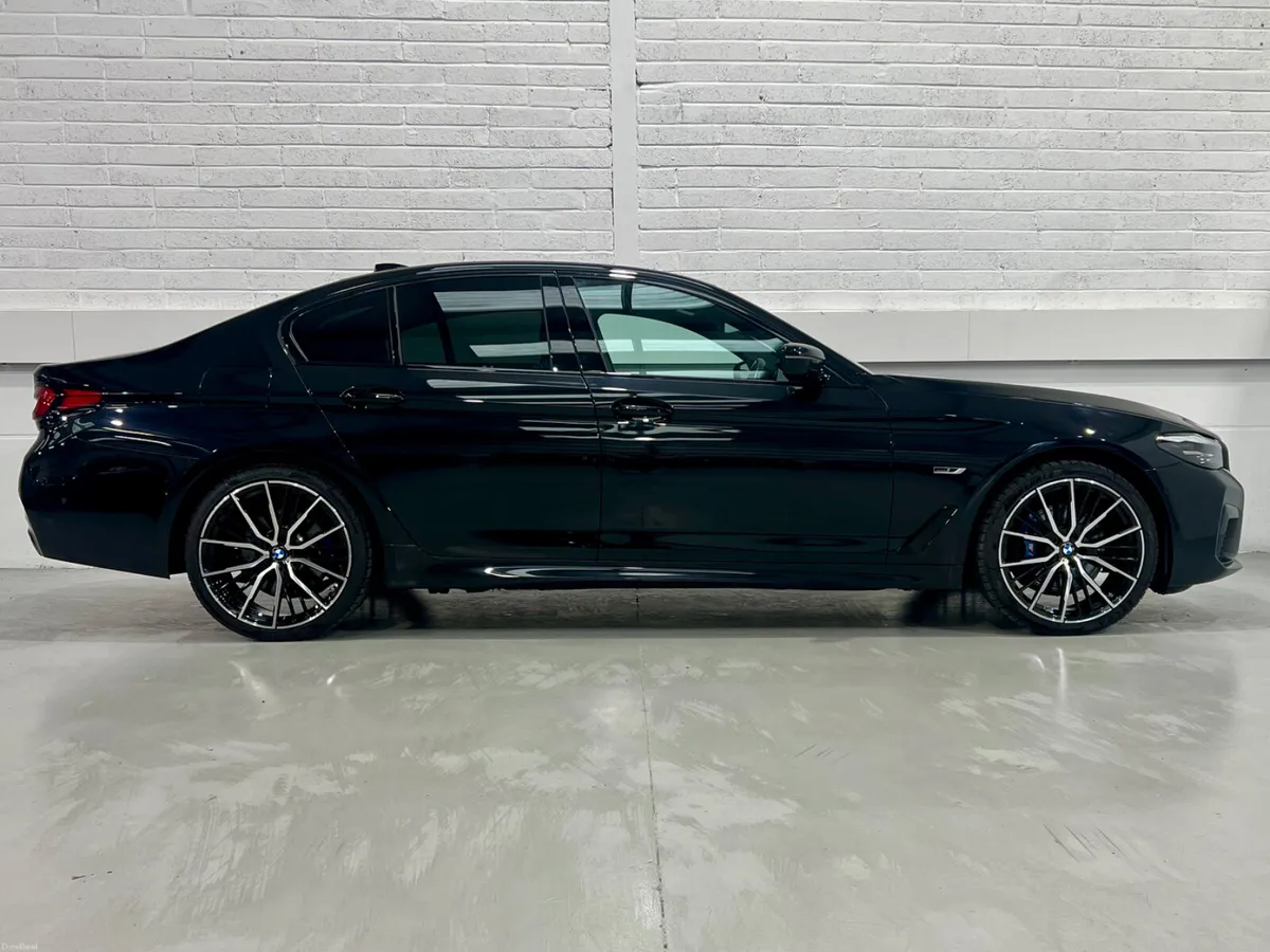 BMW 5 Series 530e M Sport 290bhp Auto Saloon - Image 4