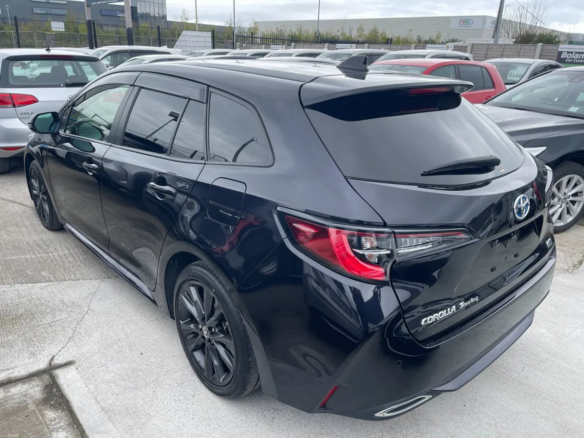 211 Toyota Corolla Hybrid 1.8 Automatic WXB Model - Image 3