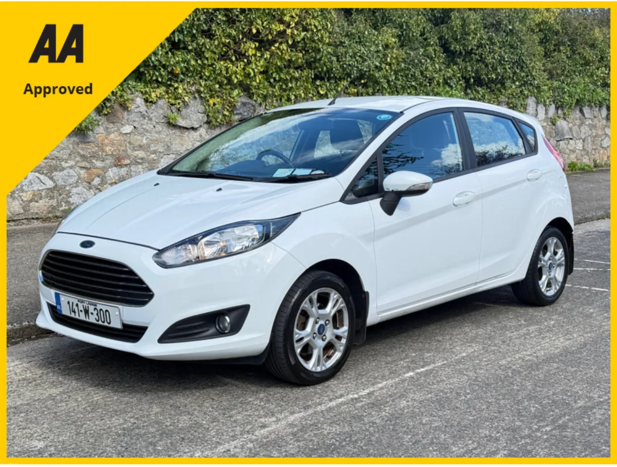 FORD FIESTA 1.25 ZETEC PETROL LOW KMS - Image 1