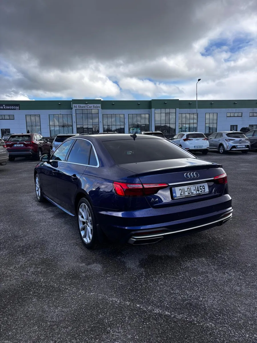 211 Audi A4 2.0 .Auto Low kilometres - Image 4