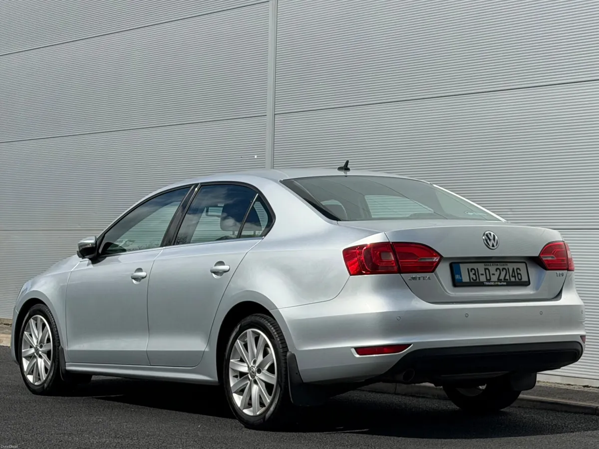 VW Jetta 1.6TDi Auto *LowKms - Image 3