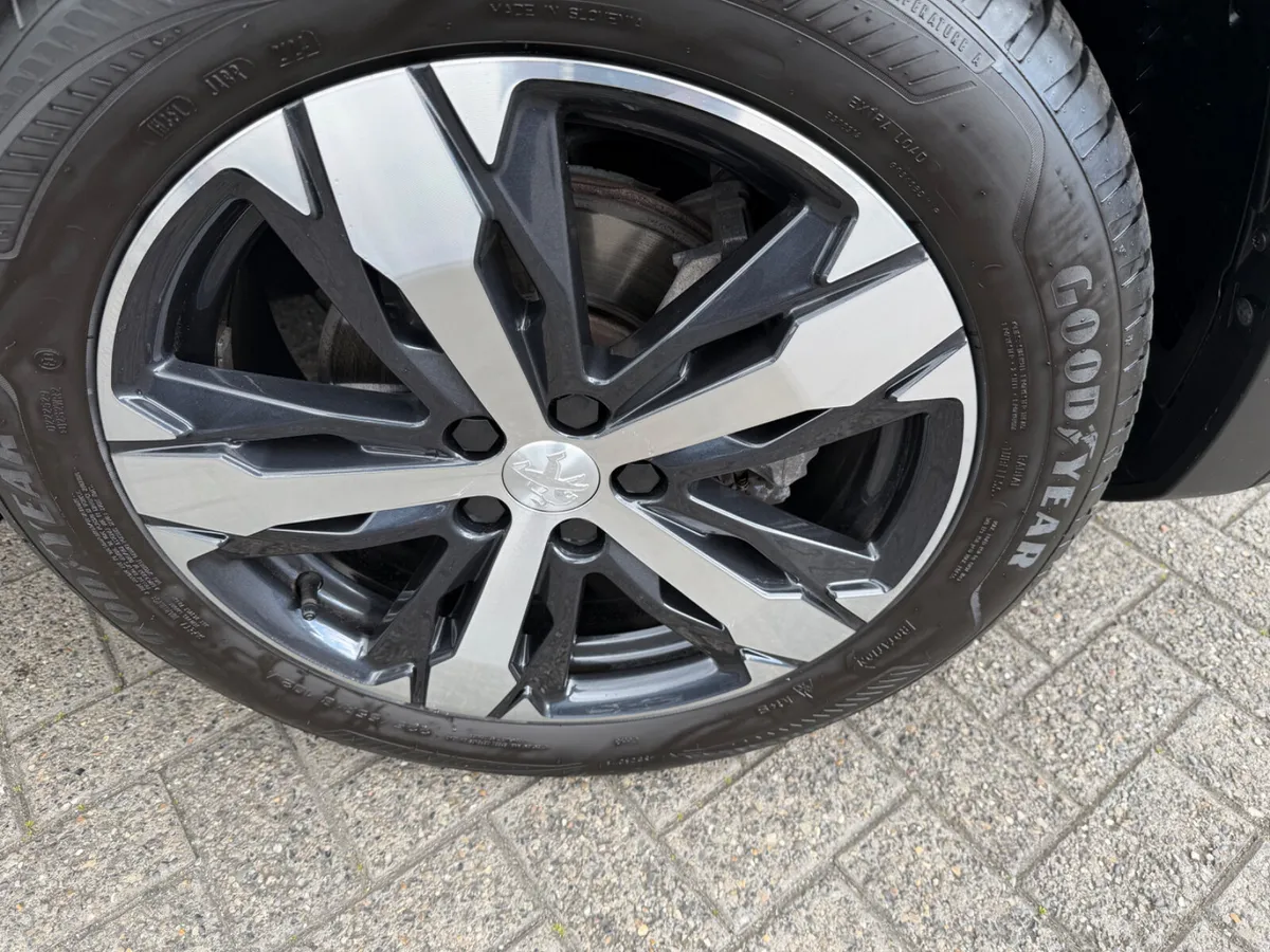 2025 Peugeot 5008 GT Hdi - Image 4