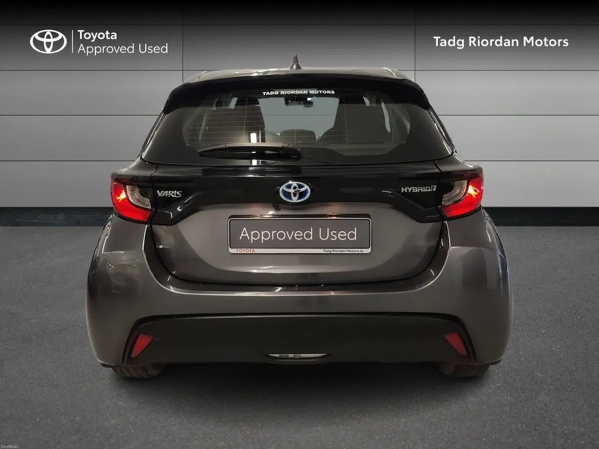 Toyota Yaris 1.5 HYBRID LUNA - Image 4