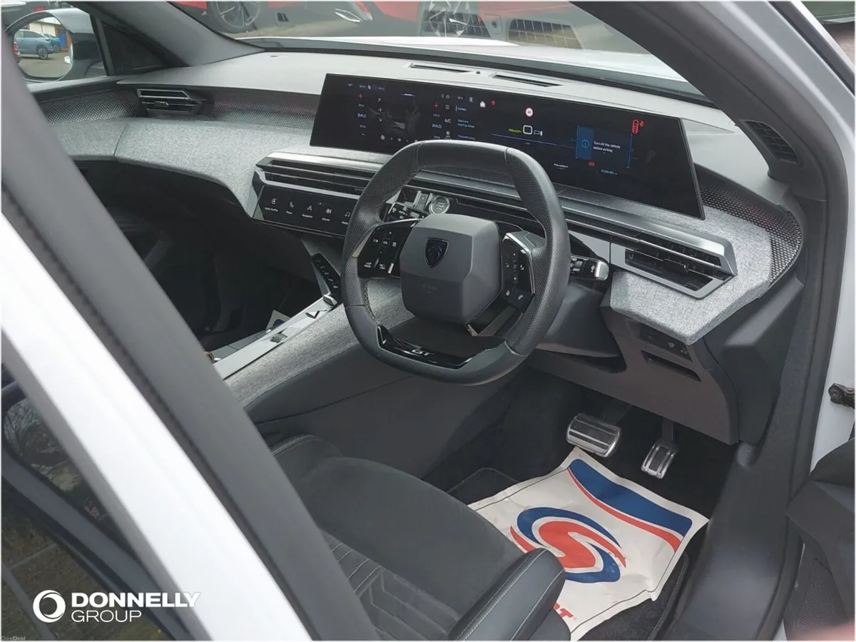 Peugeot 3008 E- Electric Estate GT - Image 4