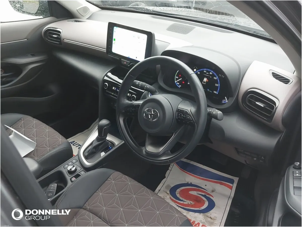 Toyota Yaris Cross Estate Excel - Image 4
