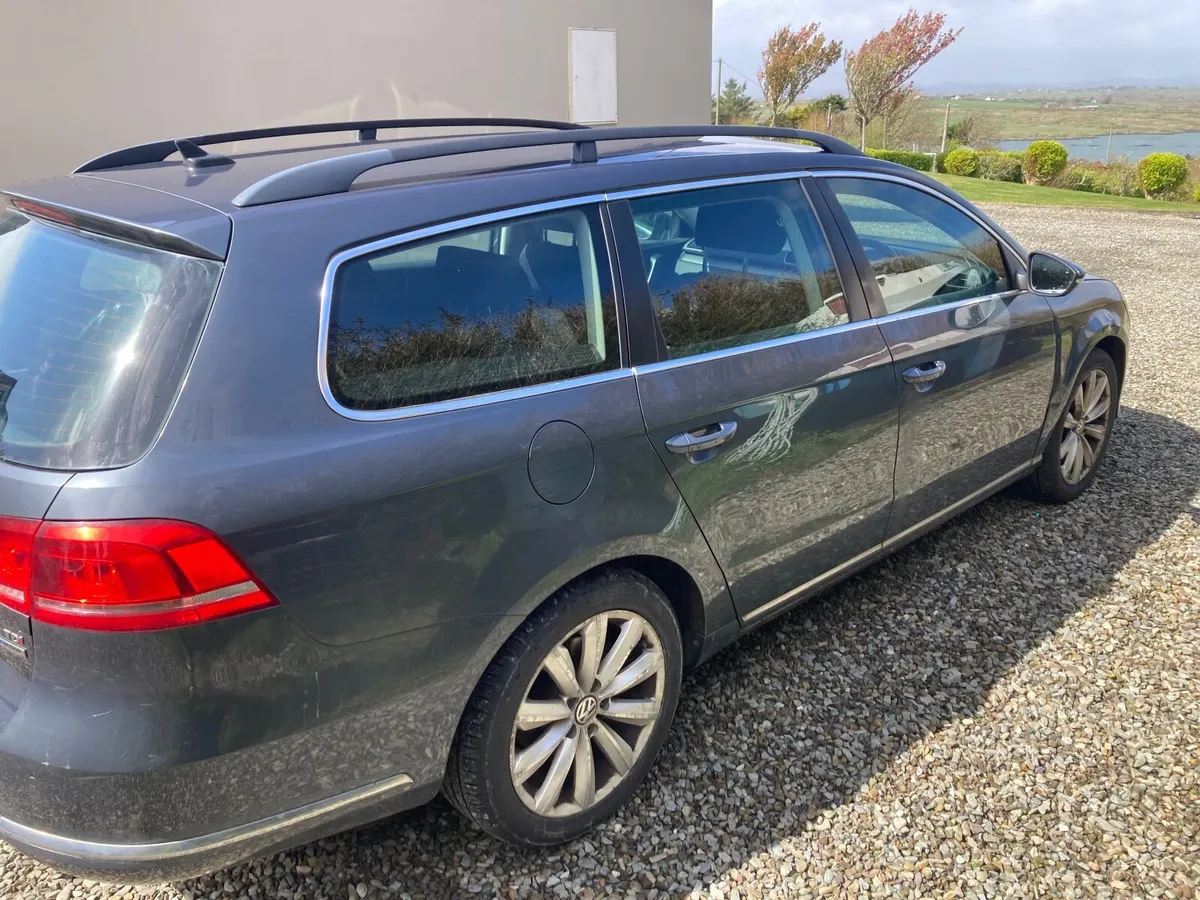 Volkswagen Passat 2013 - Image 3