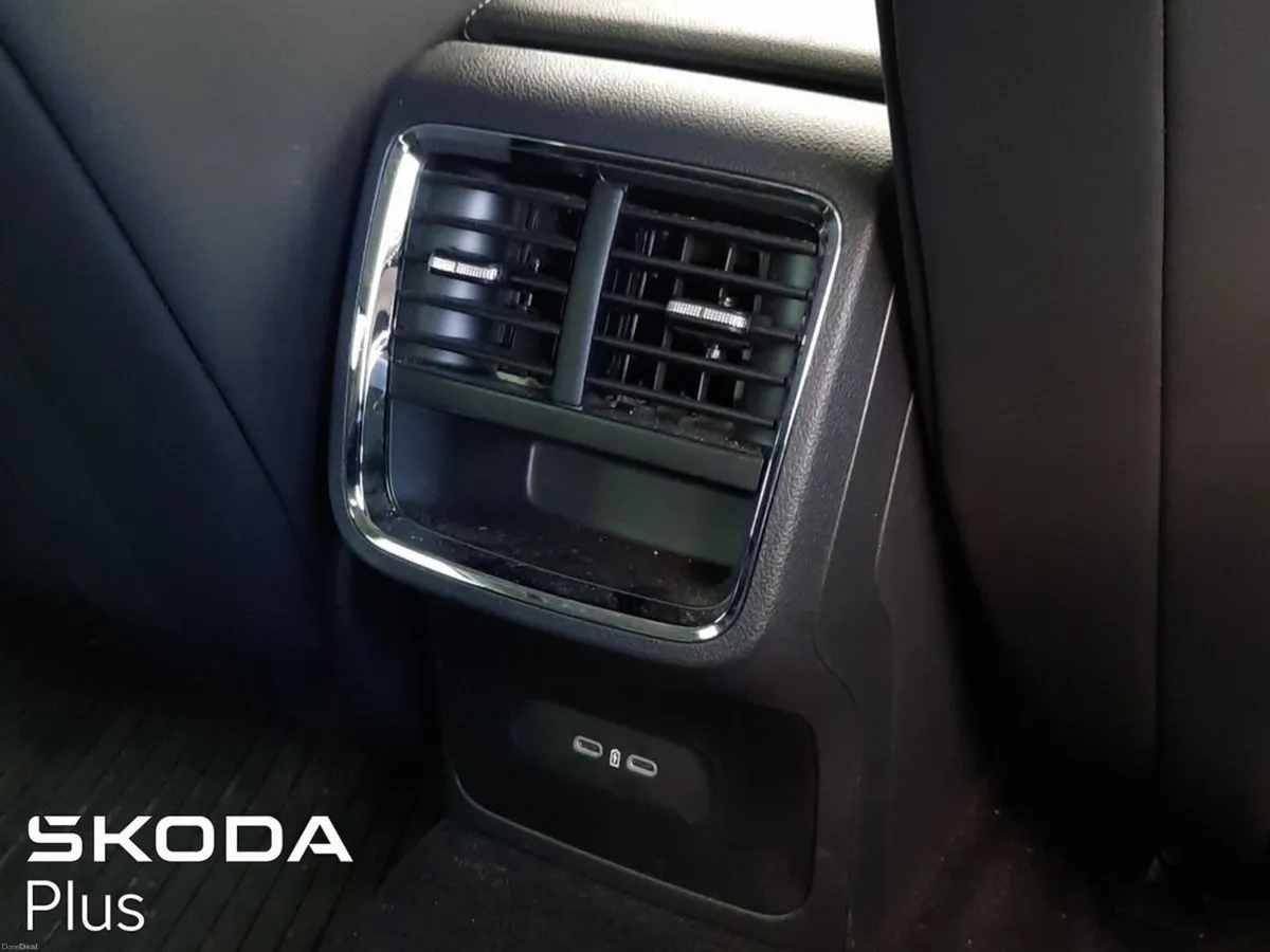 Skoda Octavia **LOADED**LEATHER PACK**STYLE MODEL - Image 6