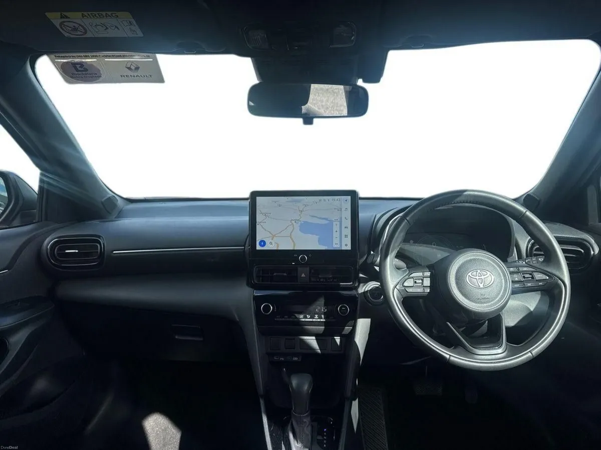 Toyota Yaris Cross 1.5 Hybrid Luna Sport Bi-tone - Image 2