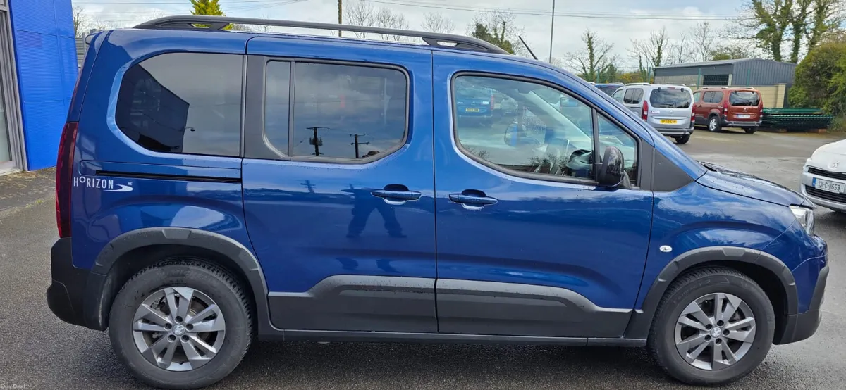 Wheelchair Accessible Auto Peugeot Rifter - Image 5