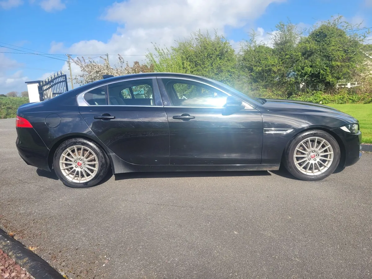 €6,950..2017 JAGUAR XE AUTOMATIC - Image 3
