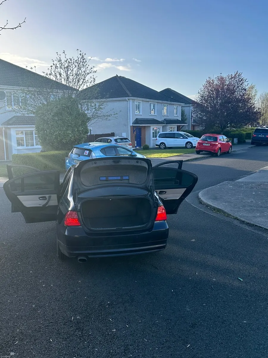 BMW 3-Series 2009 LCI - Image 4