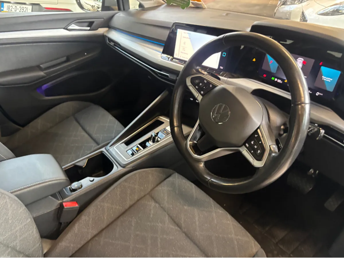 Volkswagen Golf 1.0 LIFE TSI MHE MHEV 110HP 5 - Image 4