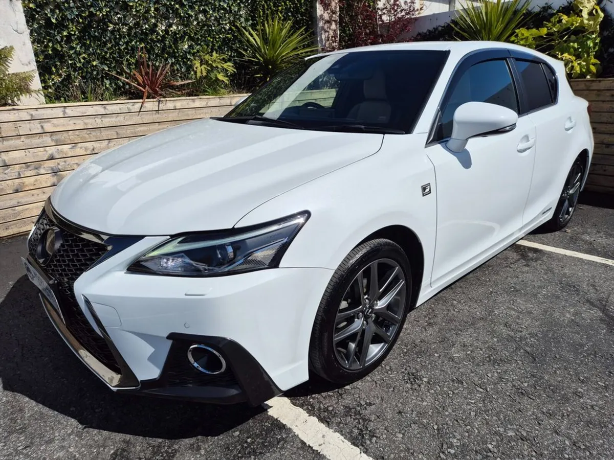 Lexus CT 1.8 HYBRID / F-SPORT TOP SPEC / LOW MILEA - Image 3