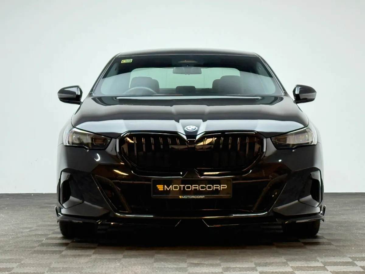 BMW 5-Series 530E M SPORT - Image 2