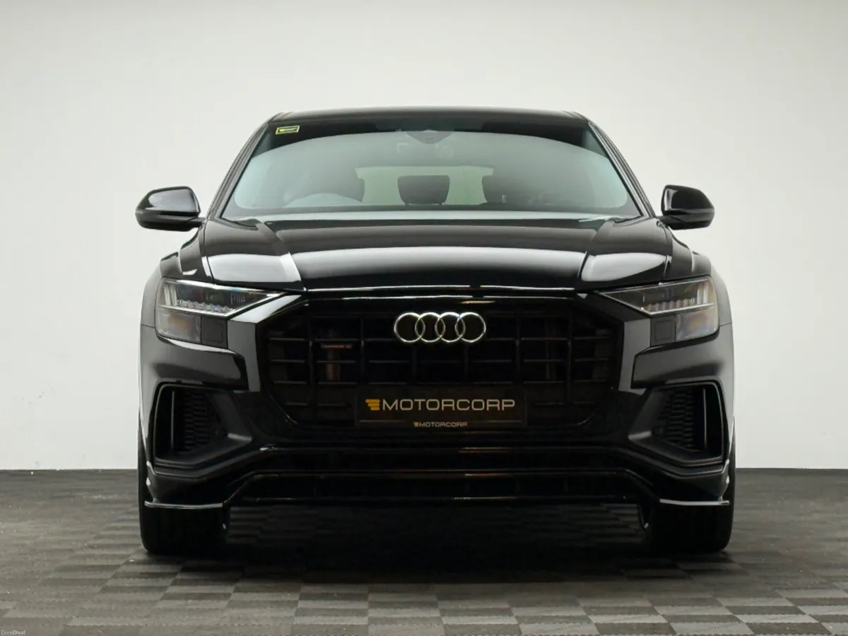 Audi Q8 BLK ED 55 TFSI E 3.0 QUATTRO 381HP - Image 2