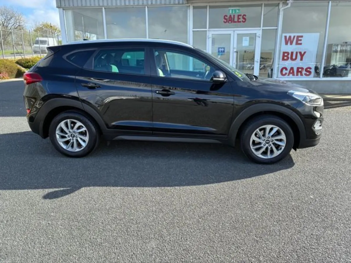 Hyundai Tucson 1.7 Executive 5DR - Image 2