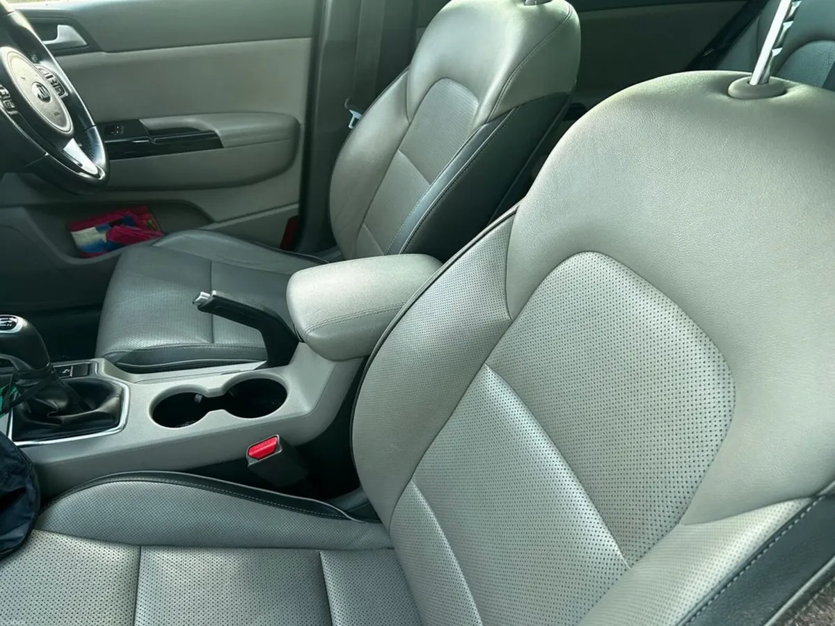 Kia Sportage Platinum S Side steps, Mint condition - Image 4