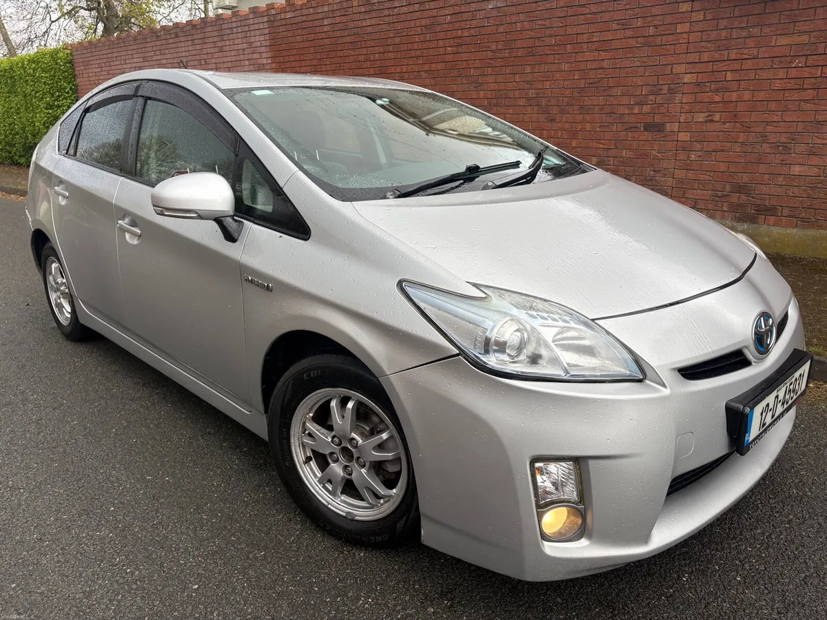 2012 Toyota Prius 1.8 Hybrid Auto (tax and test) - Image 4