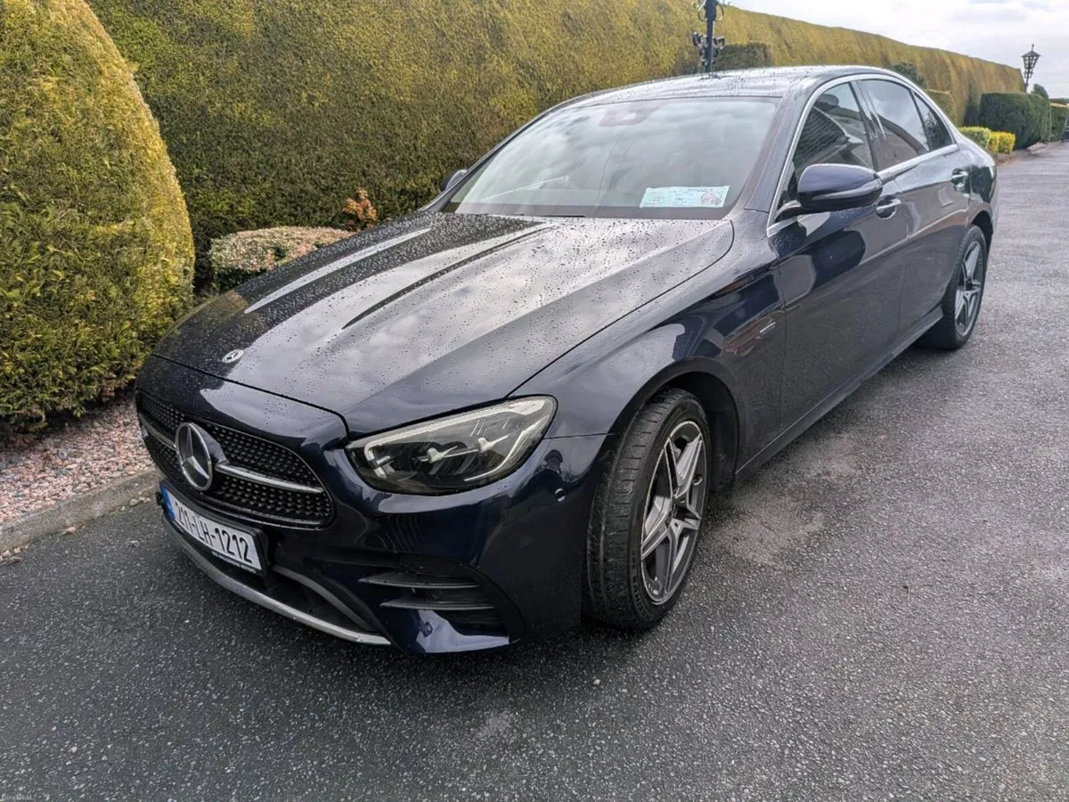 Mercedes Benz E 300 DE AMG Line - Image 2