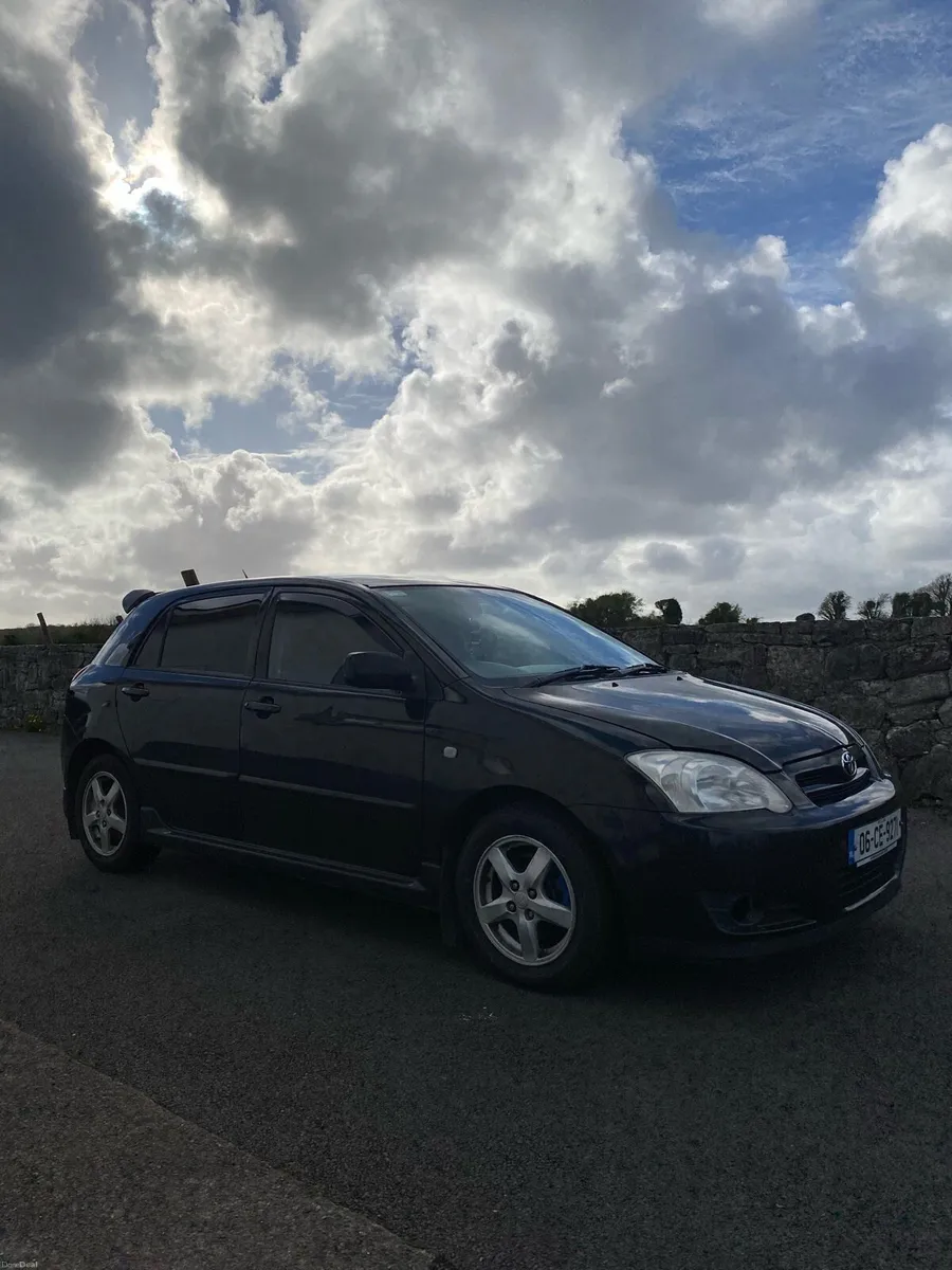 Toyota Corolla - Image 2