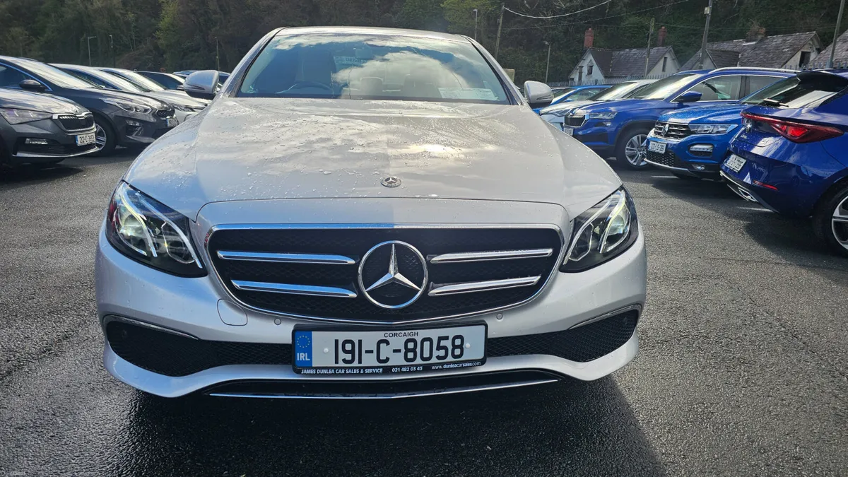 Mercedes-Benz E-Class 2019 E 220 D AVANTGARD AUTO - Image 3