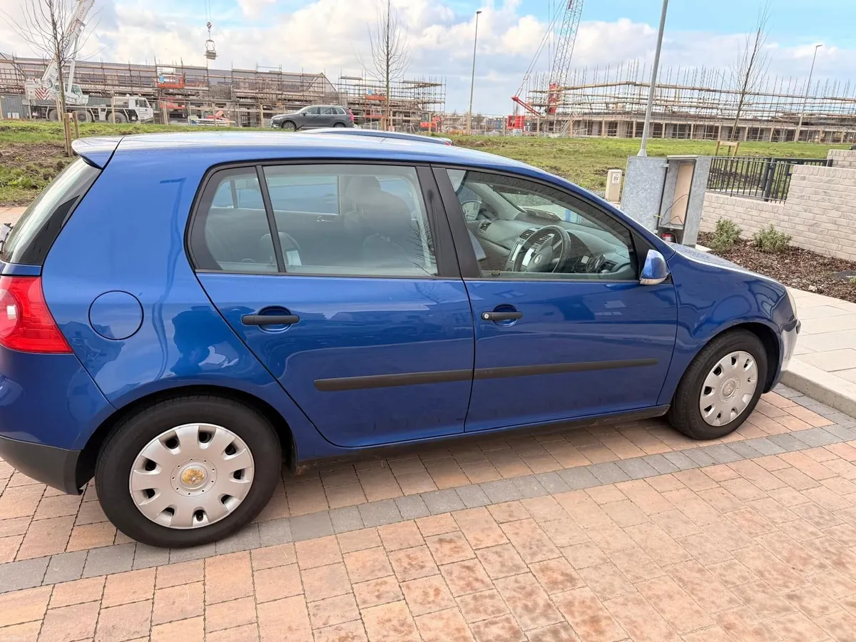 Volkswagen Golf 2005 - Image 2