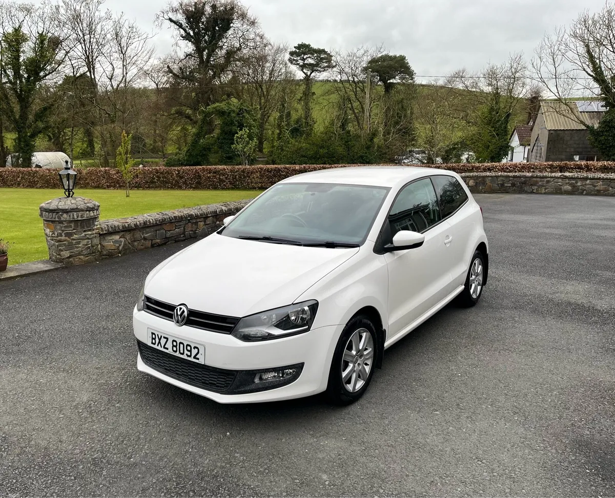 Volkswagen Polo 2011 - Image 2