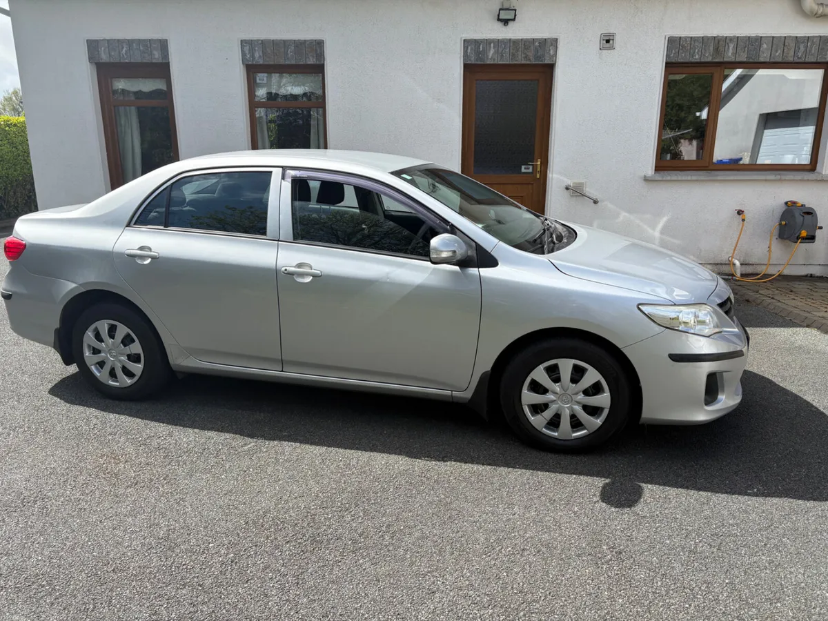 131-Toyota -Corolla-1.4-D4D-Saloon - Image 3