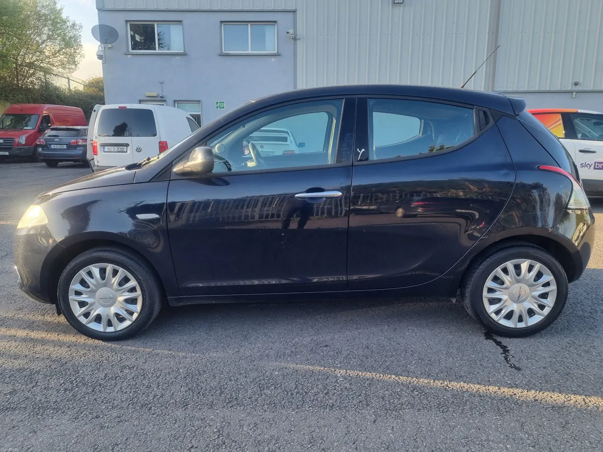 Chrysler Ypsilon 2012 - Image 3