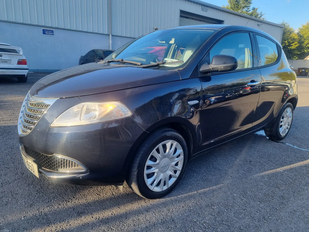 Chrysler Ypsilon 2012 - Image 2