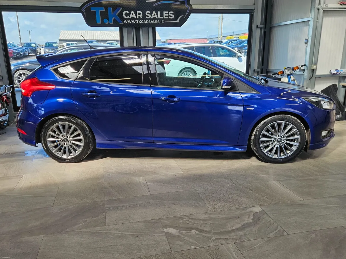 18 FORD FOCUS - Image 2