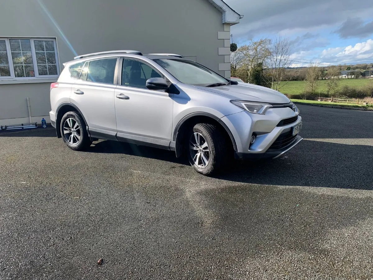 Toyota RAV4 2016 - Image 2