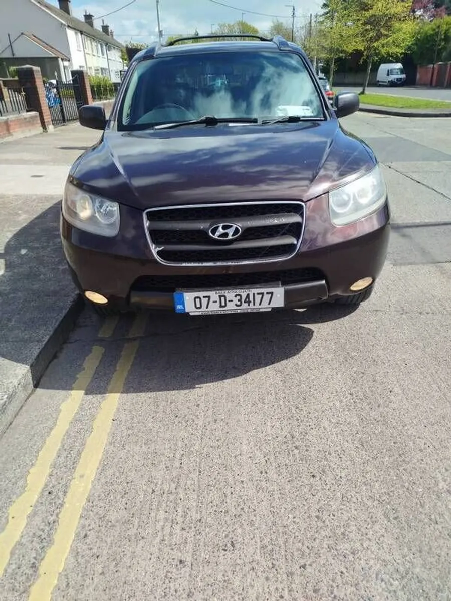 2007 Hyundai Santa Fe 7 seater! - Image 1