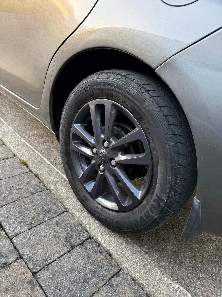 Toyota Yaris 1.4 D-4D Luna (2017) - Image 4