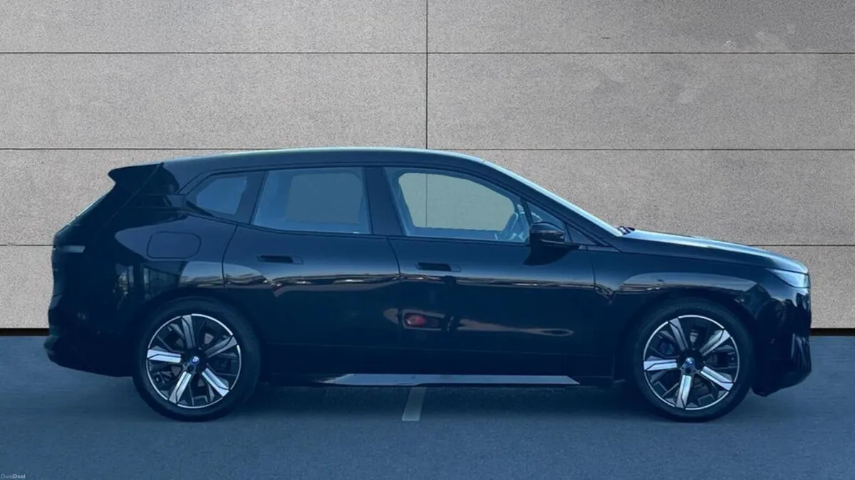 231 Bmw IX 40 M-Sport - Image 3