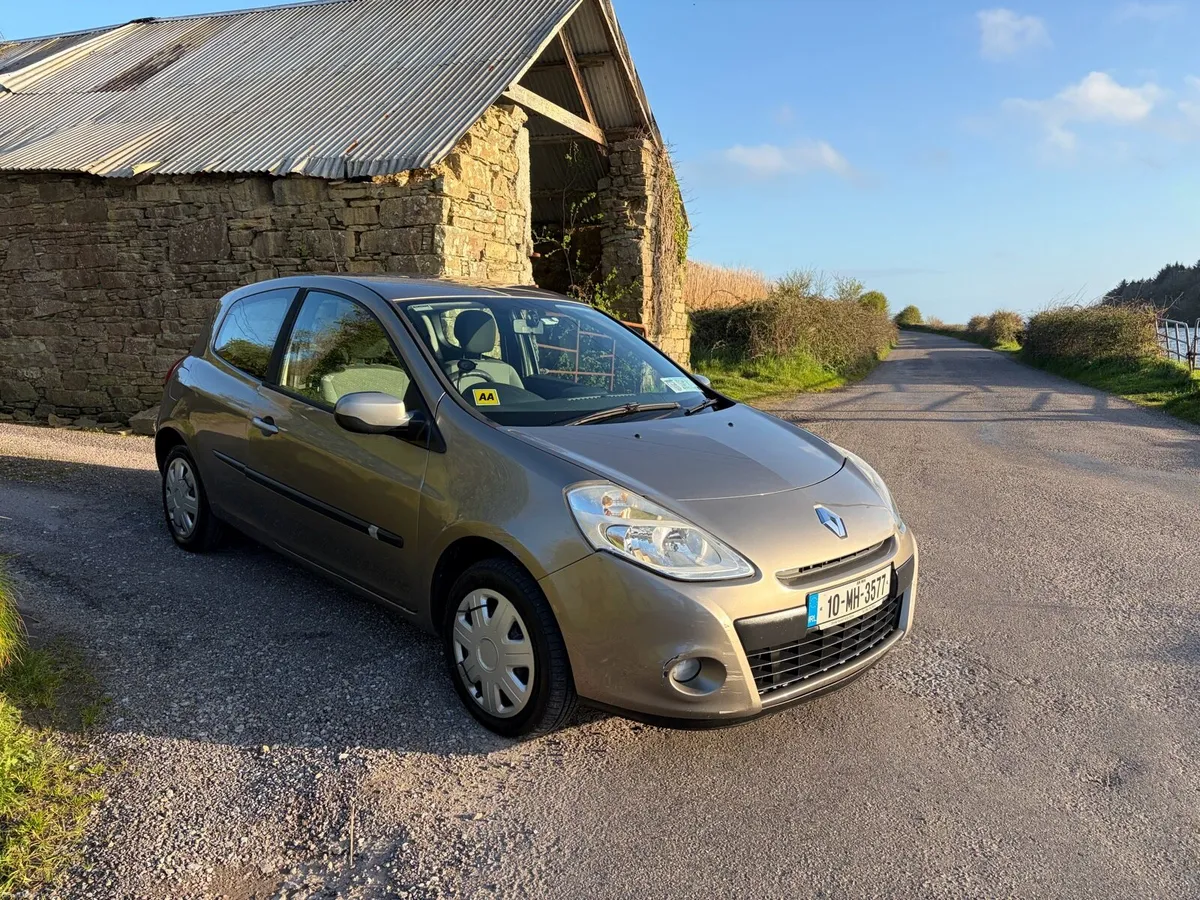 2011 Renault Clio Petrol - Image 1