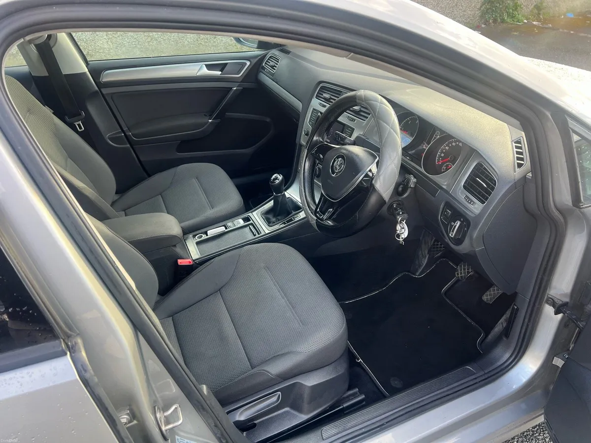 Volkswagen Golf TDI BlueMotion - Image 2