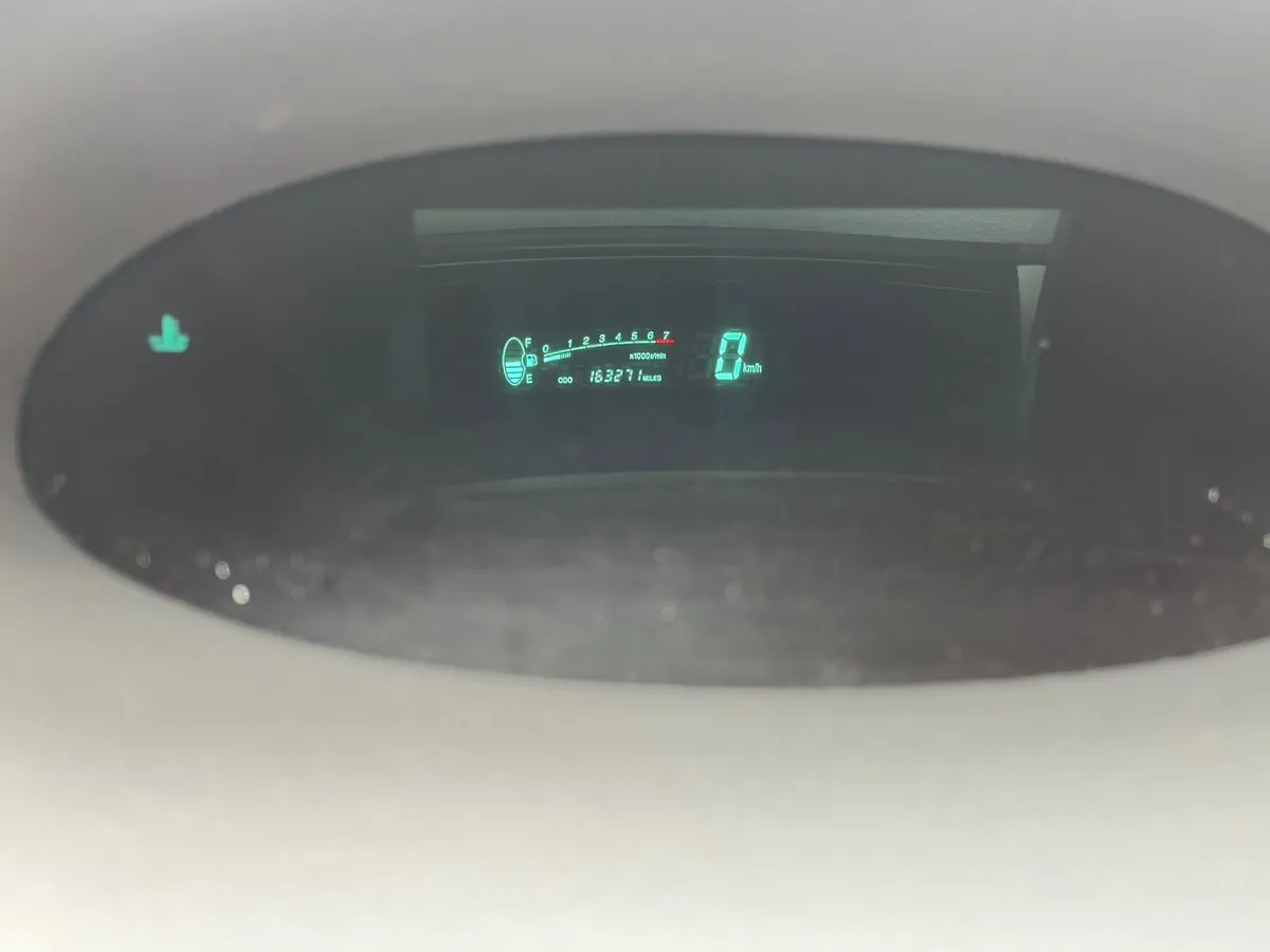 Toyota Yaris 2000 - Image 1