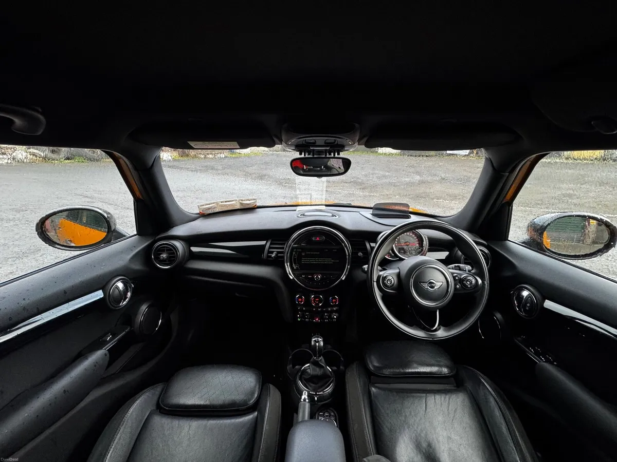 Mini Cooper D 2014 - Image 2