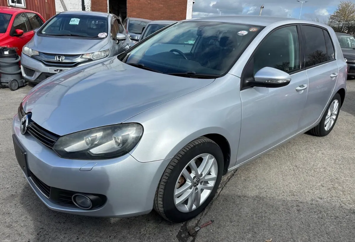 Volkswagen Golf 2012 / Automatic/ only 63k km. - Image 2