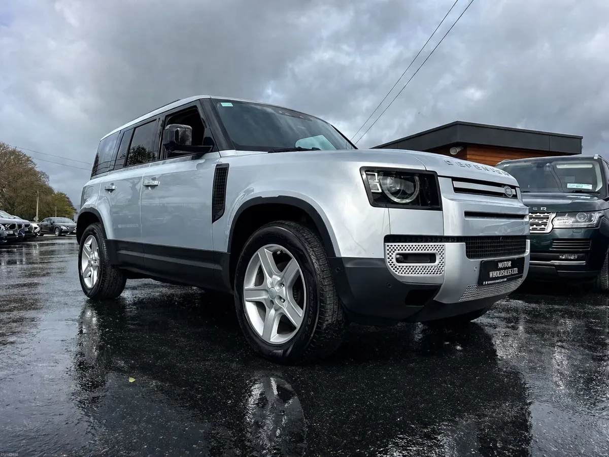 232 Land Rover Defender 3.0D 110 3 Seater commerci - Image 1