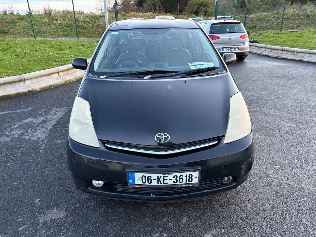 2006 Toyota prius automatic hybrid - Image 2