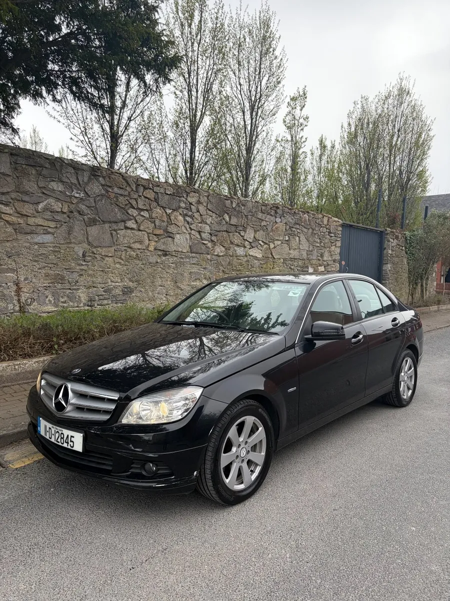 Mercedes-Benz C-Class 2011 - Image 3