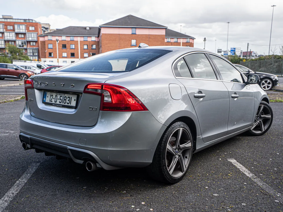 Volvo S60 2012 - Image 2