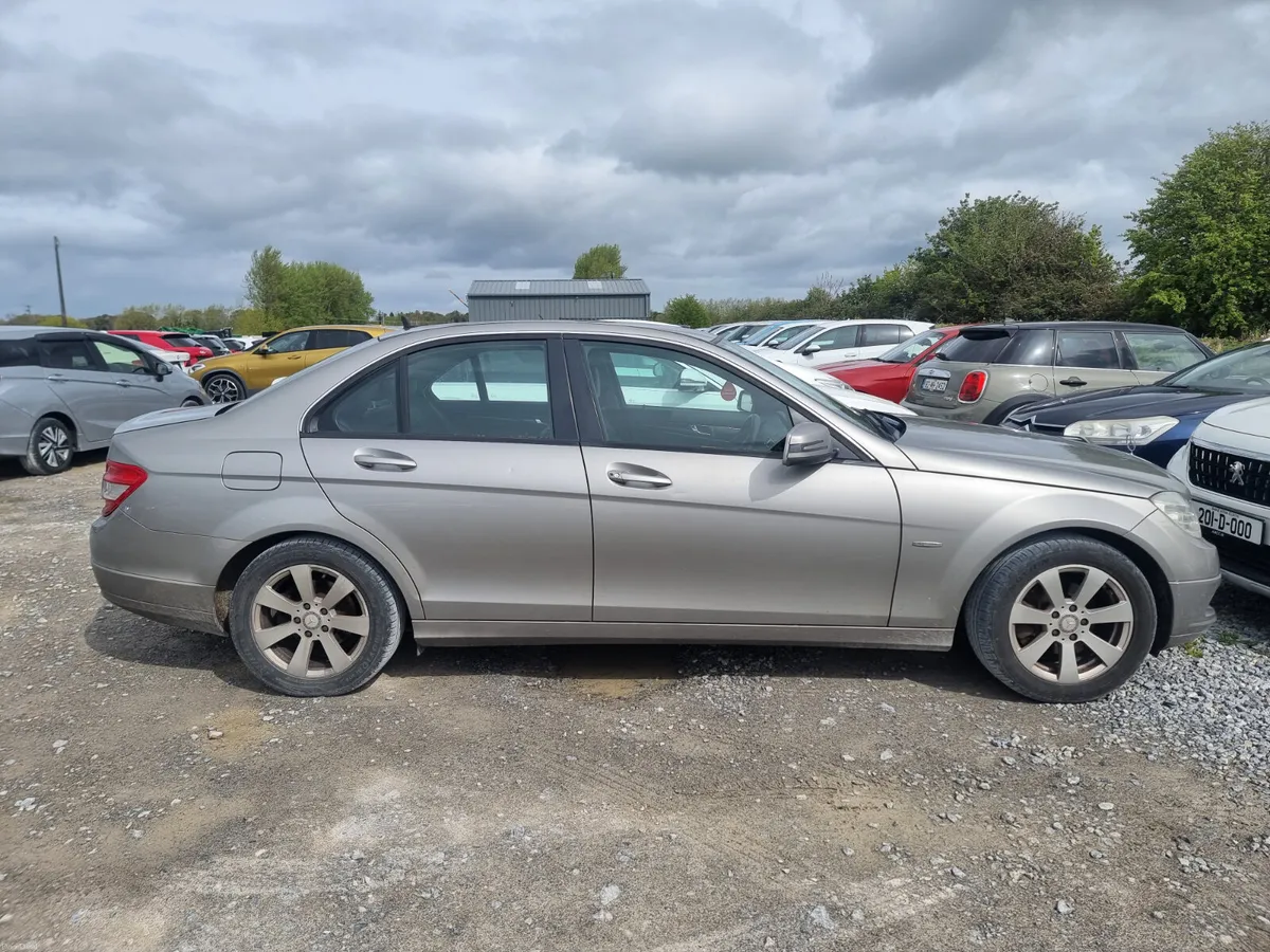 Mercedes-Benz C-Class 2010 petrol ⛽️ €2990 - Image 2