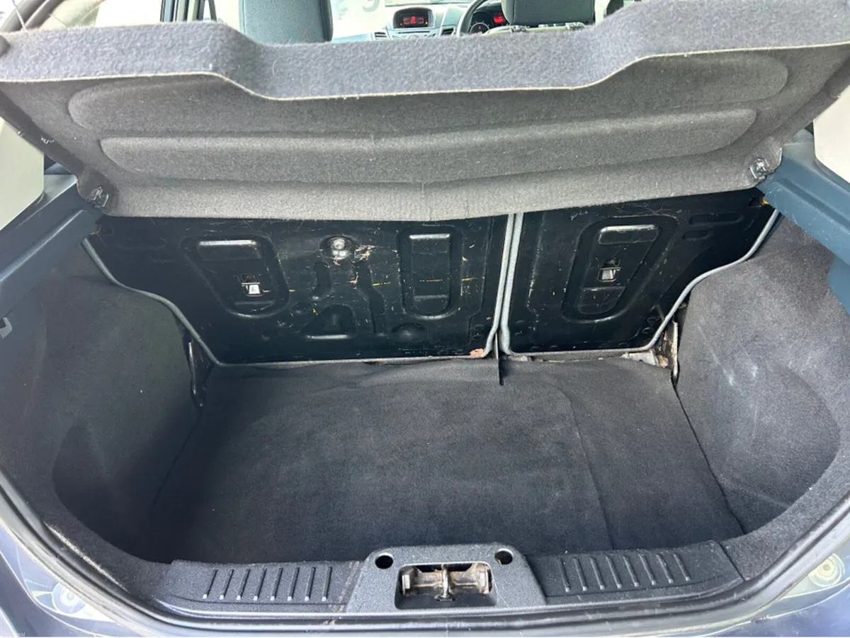 Ford Fiesta STYLE 1.25 60PS 5DR - Image 3