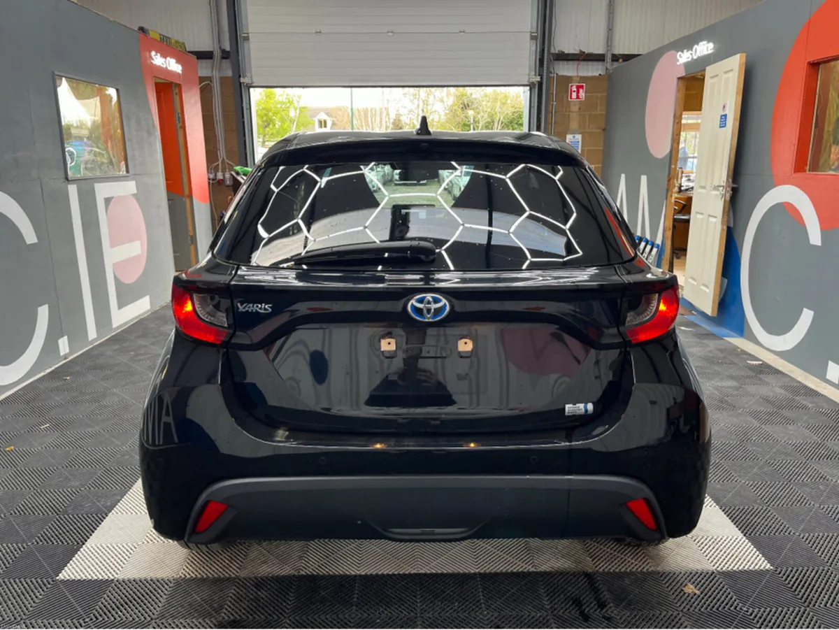 Toyota Yaris 2021 TOYOTA YARIS 1.0 AUTOMATIC / REV - Image 3