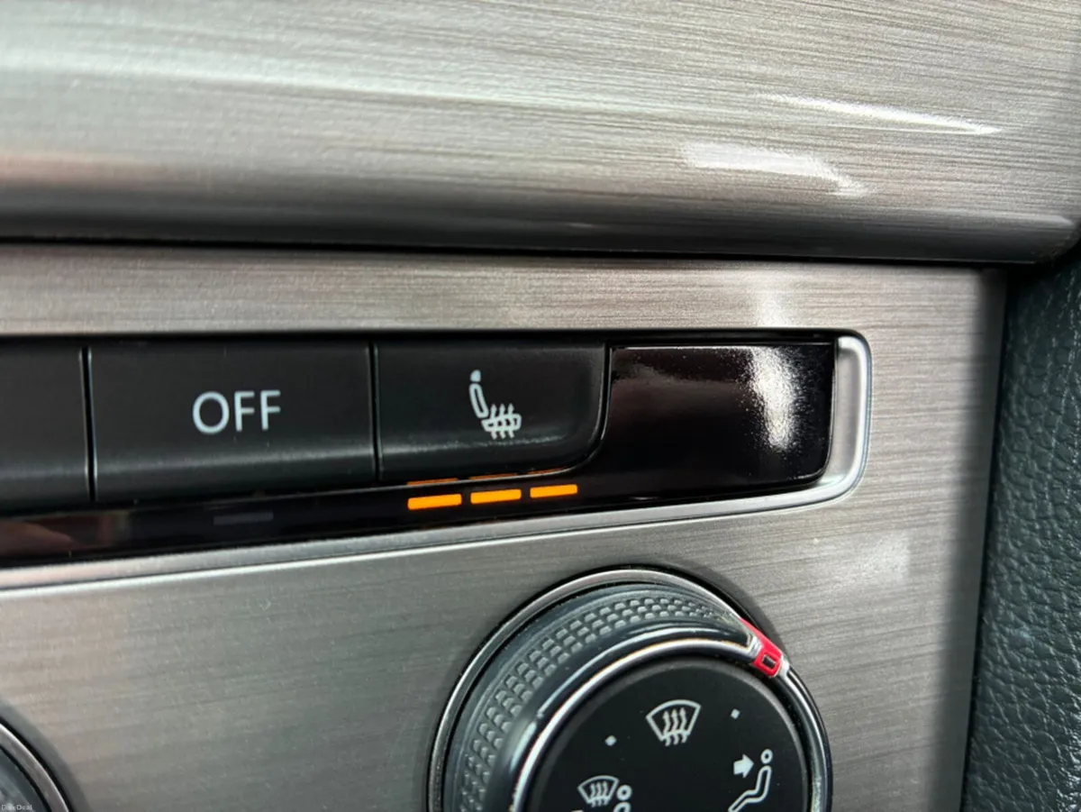 Volkswagen Golf 1.6 TDI MATCH EDITION BLUEMOTION - Image 2