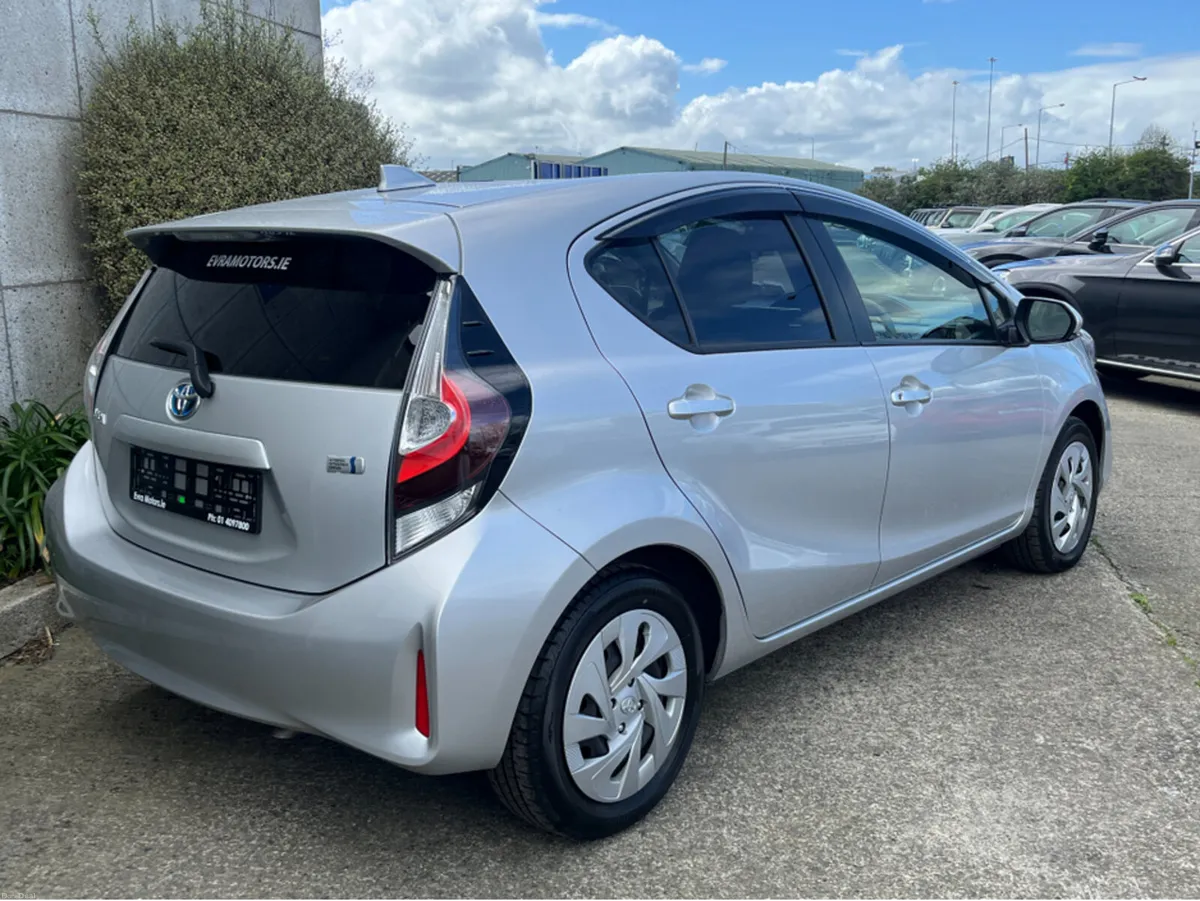 Toyota Aqua S AUTOMATIC HYBRID 1.5 PETROL //REVERS - Image 4